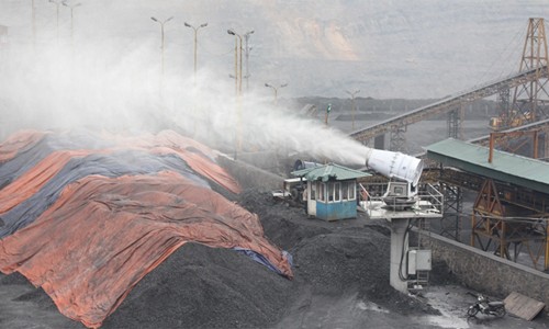 Hệ thống tháp phun sương dập bụi quạt cao áp lắp trên tháp mỏ than Tây Nam Đá Mài Công ty CP than Tây Nam Đá Mài - Vinacomin