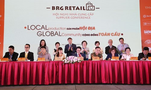 Đại diện các nhà cung cấp tiêu biểu tham gia ký kết với BRG Retail tại Hội nghị