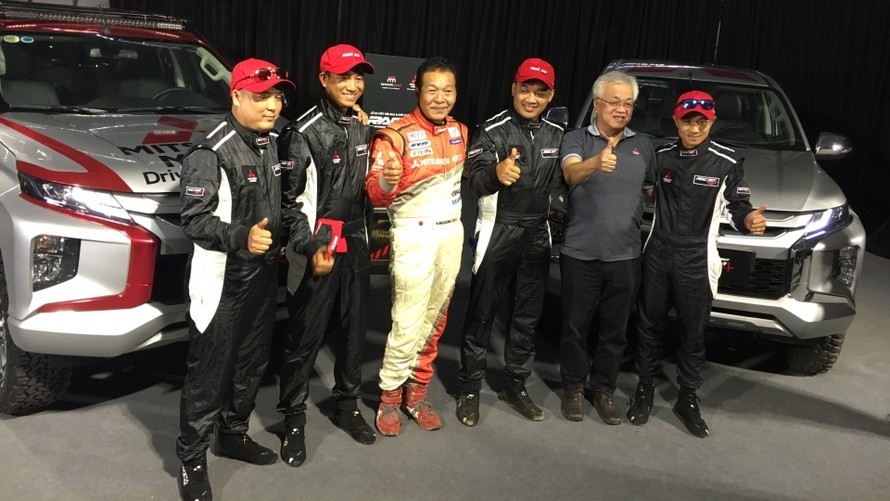 Mitsubishi Việt Nam bảo trợ đội đua off-road Racing AKA