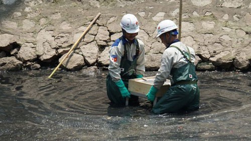 Người dân đang kỳ vọng vào sự hồi sinh của dòng sông Tô Lịch khi công nghệ mới của Nhật Bản được đưa vào thử nghiệm