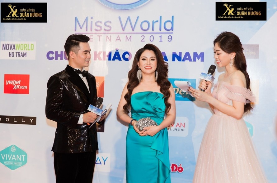 Hoa hậu doanh nhân Đặng Thị Xuân Hương tại thảm đỏ đêm Chung khảo phía Nam Miss World Vietnam 2019