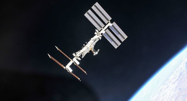 Một vật thể bay không xác định đã bay gần trạm ISS.