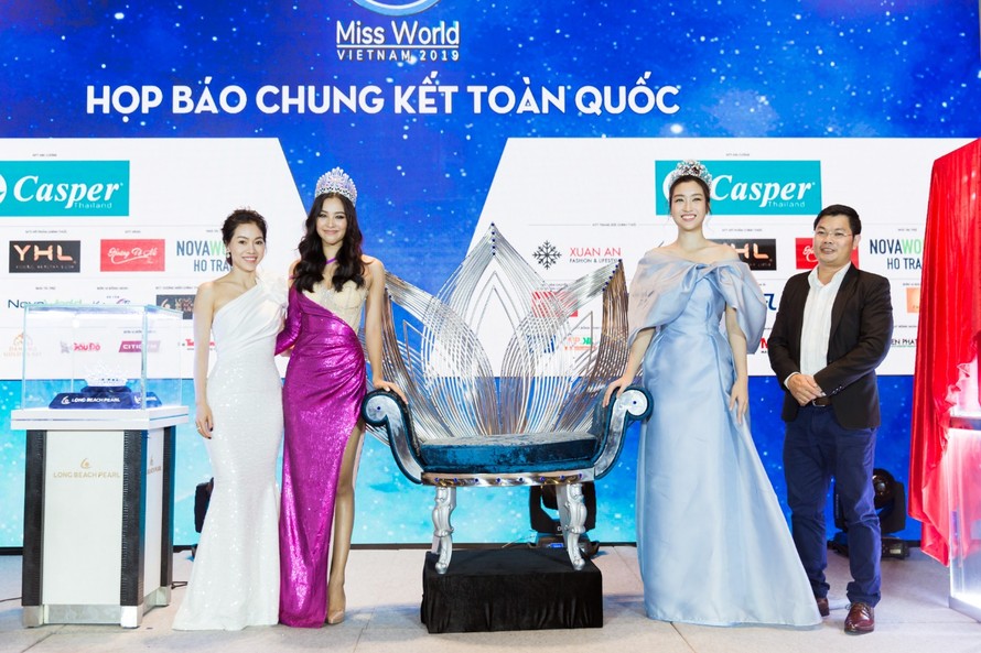 Họp báo Chung kết toàn quốc Miss World Vietnam 2019 công bố các vật phẩm đăng quang