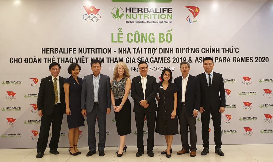 Đại diện lãnh đạo của Thể Thao VN và Herbalife Nutrition tại lễ ký kết ngày 17/07/2019