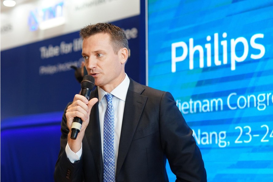 Ông Hugo Luik, Tổng giám đốc Philips Việt Nam phát biểu tại chương trình 