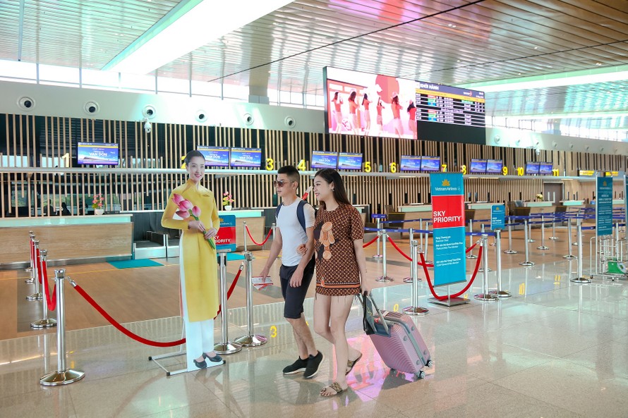 Cảng Hàng không quốc tế Vân Đồn vừa được Tổ chức Giải thưởng du lịch Thế giới (World Travel Awards) vinh danh là “Sân bay mới hàng đầu Châu Á 2019”.