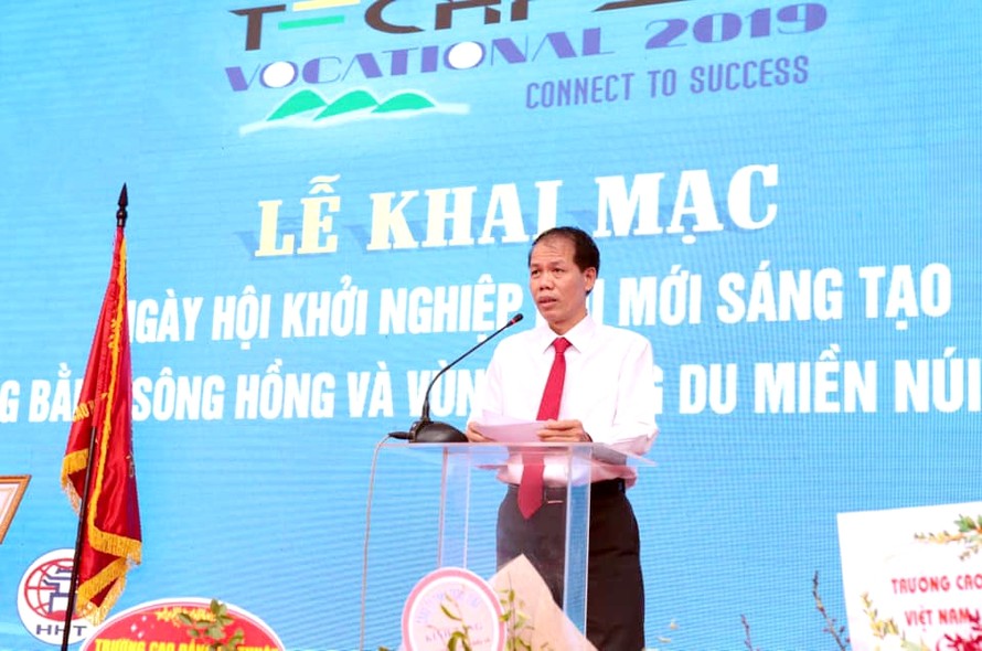 Phó tổng cục trưởng Tổng cục Giáo dục nghề nghiệp Đỗ Năng Khánh phát biểu khai mạc Techfest.