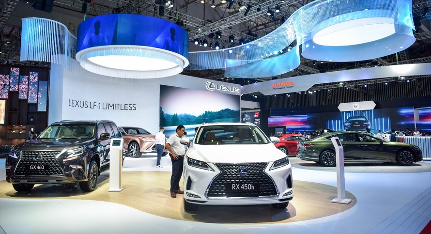 Không gian trưng bày Lexus tại triển lãm ô tô Việt Nam 2019
