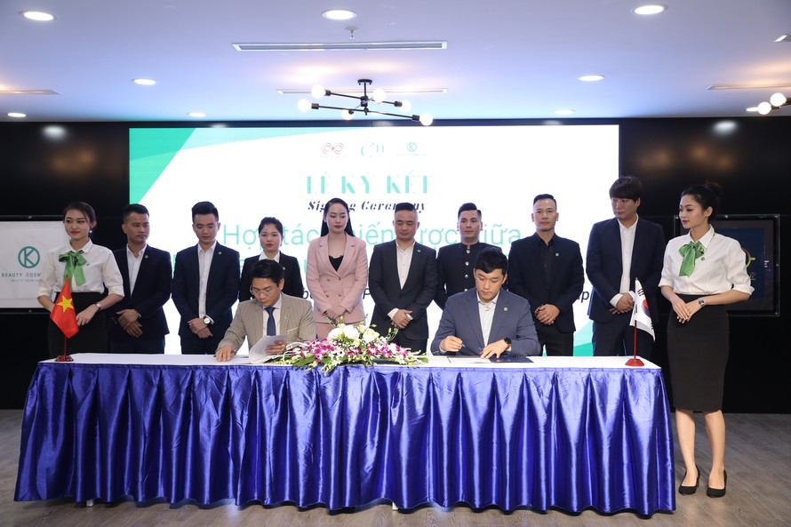 Tập đoàn K-Beauty cam kết đầu tư 50 triệu USD vào tập đoàn Panda phát triển dòng mỹ phẩm thiên nhiên C’n Hàn Quốc