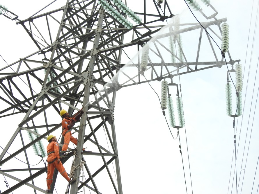 EVNNPC sẽ nỗ lực đảm bảo cấp điện cho khách hàng những tháng cuối năm
