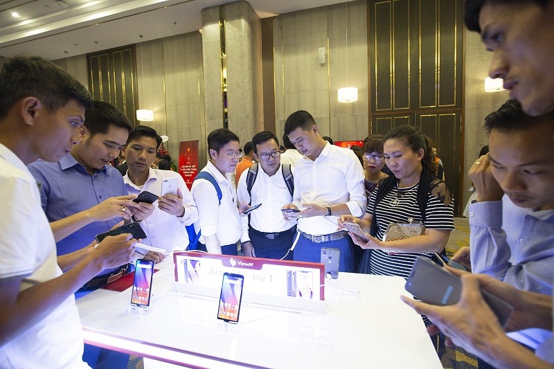 Thị trường smartphone Việt Nam đang mở ra cơ hội cho tất cả các thương hiệu điện thoại, đặc biệt là thương hiệu Việt