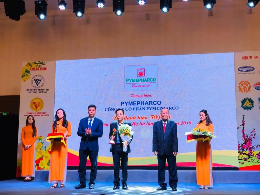 Pymepharco nhận Cúp Vàng Top 10 'Thương hiệu Việt uy tín lần thứ 15'