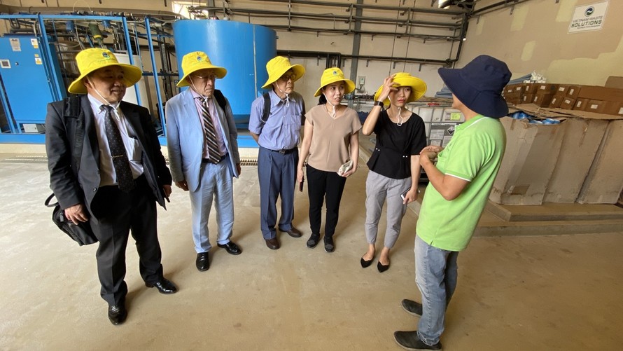 Đoàn công tác của Uỷ ban về người Việt Nam ở nước ngoài TPHCM đến thăm, chúc Tết tại Công ty TNHH Xử lý Chất thải Việt Nam. 
