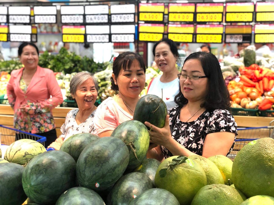 Nhiều mặt hàng nông thủy sản được các hệ thống bán lẻ của Saigon Coop trên toàn quốc giảm giá mạnh để hỗ trợ nông dân và người tiêu dùng trong đại dịch Corona virus 