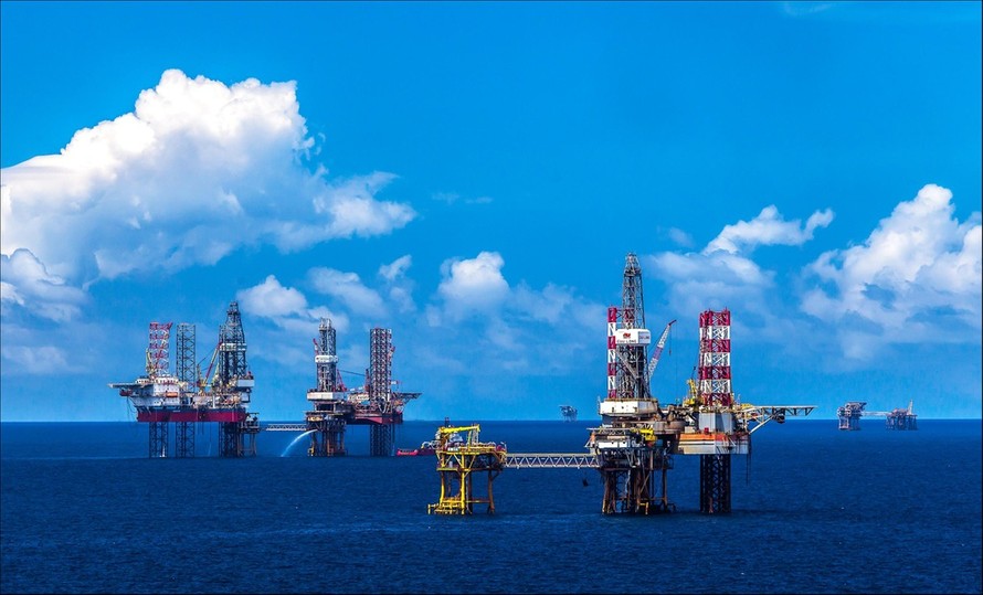 PVN khẩn khai giải pháp ứng phó tác động kép của Covid-19 và giá dầu sụt giảm