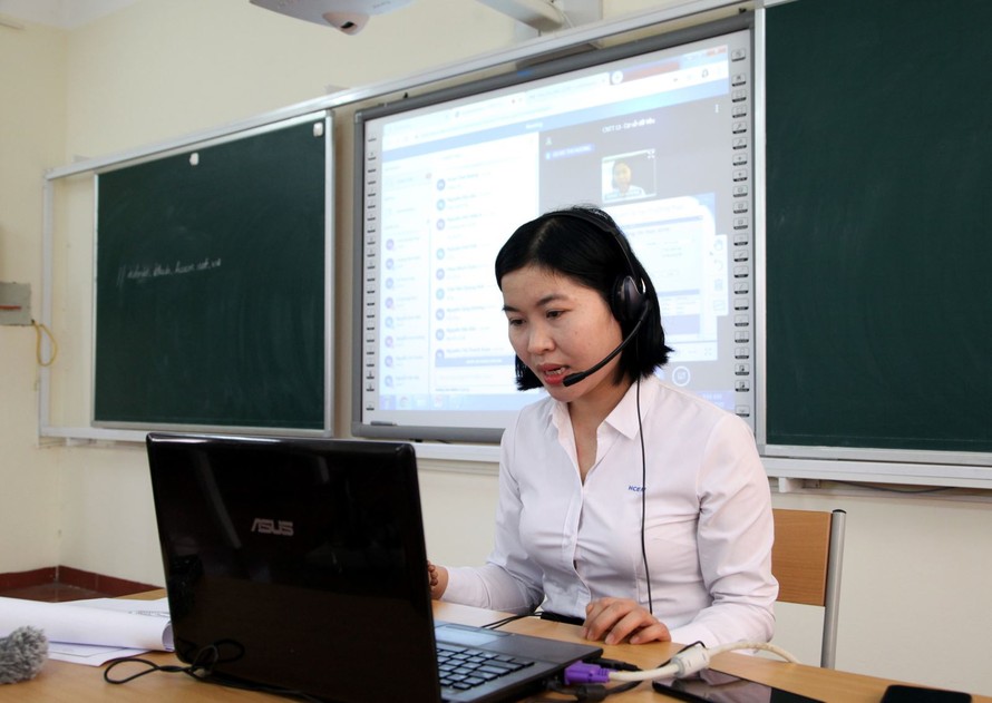 Trường Cao đẳng Cơ điện Hà Nội dạy học trực tuyến trong bối cảnh dịch COVID-19. Ảnh: XC.