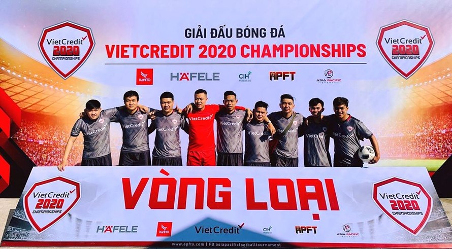 Đội VietCredit IronMan FC thi đấu vòng loại 1