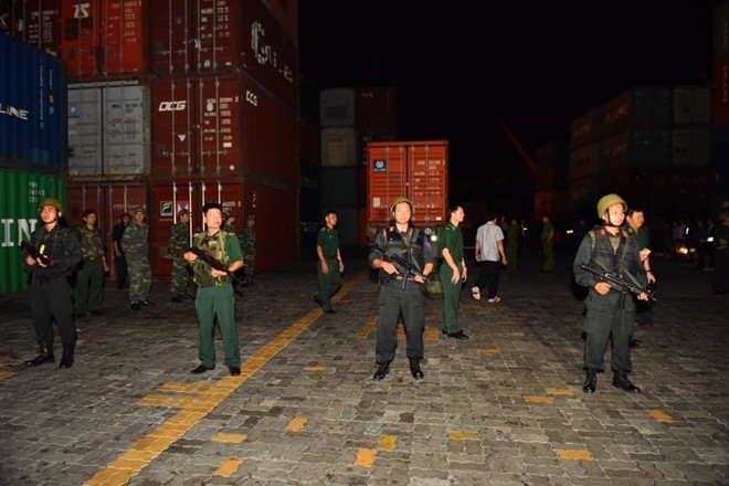 Lực lượng chức năng phong tỏa cảng Cát Lái (TP Hồ Chí Minh)