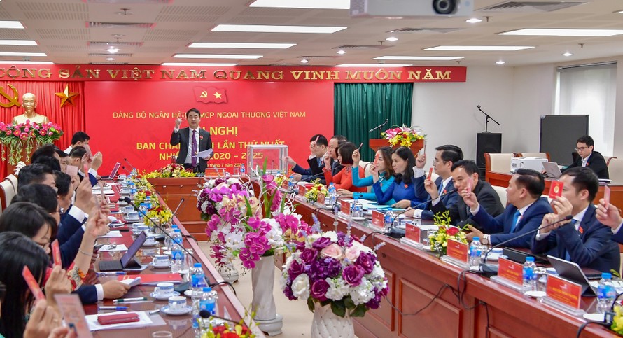 Tinh gọn bộ máy, nâng cao hiệu quả hoạt động xứng đáng là ngân hàng số 1 Việt Nam
