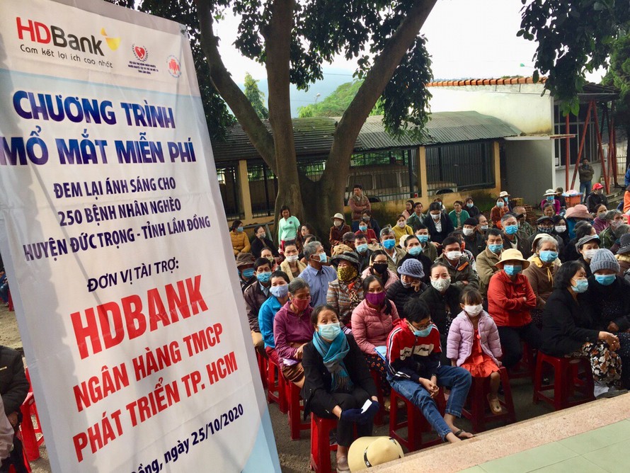 HDBank tiếp tục hành trình "đem lại ánh sáng cho người nghèo bị đục thủy tinh thể" cho gần 300 bệnh nhân tỉnh Lâm Đồng