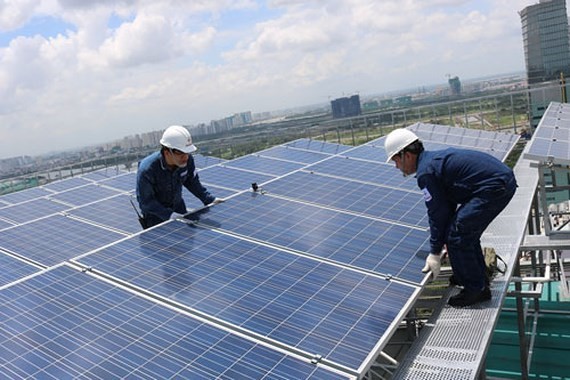 EVNNPC có 169 khách hàng lắp đặt điện mặt trời áp mái nhà để phát lên lưới