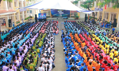 Chương trình diễn ra tại Trường THPT Nguyễn Tất Thành