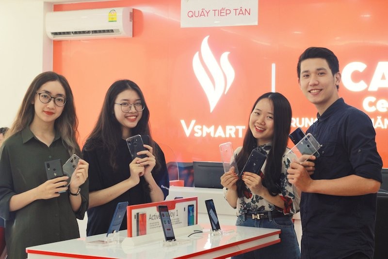 Sở hữu thiết kế thời thượng, cấu hình mạnh mẽ, Vsmart trở thành sản phẩm smartphone được nhiều khách hàng săn đón