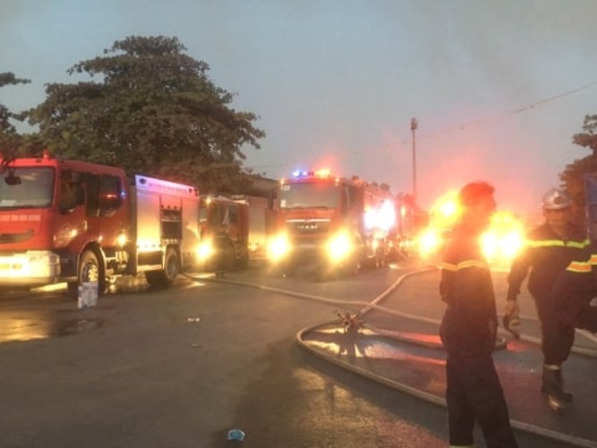 Lực lượng PCCC điều 8 xe cứu hỏa đến hiện trường
