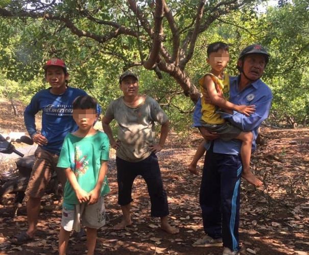 Tìm thấy cặp song sinh 7 tuổi mất tích bí ẩn ở Bình Phước