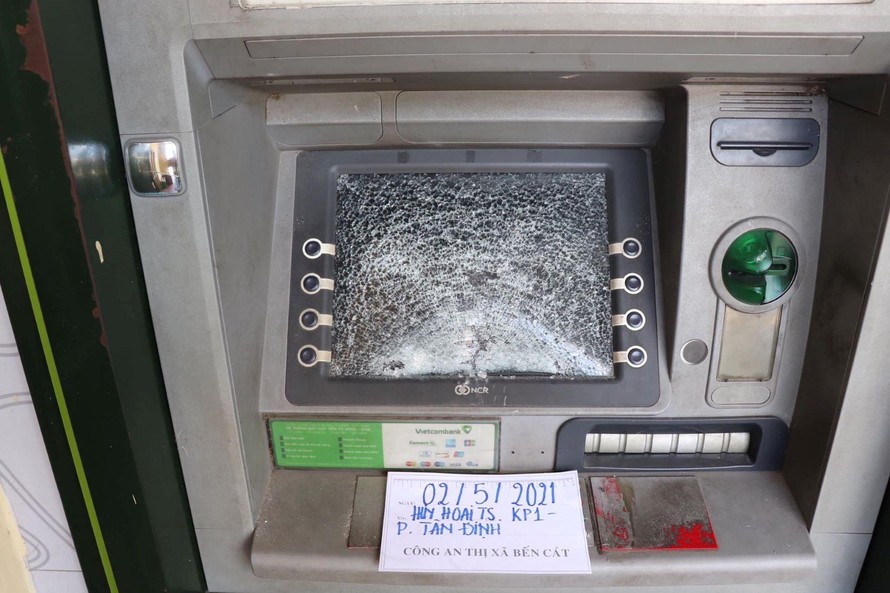 Công an Bình Dương thông tin vụ loạt trụ ATM bị đập phá
