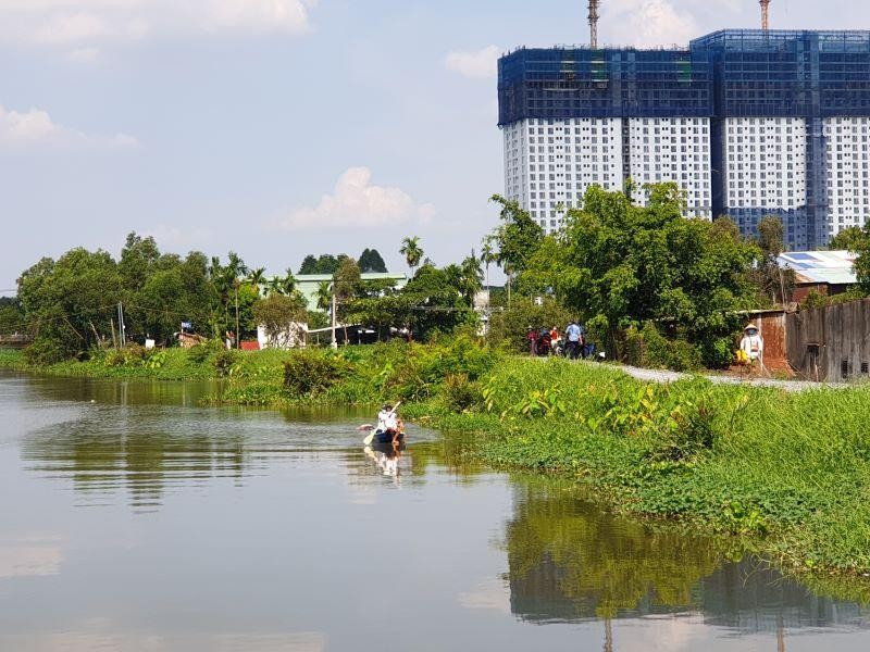 Phát hiện thi thể đầy hình xăm trên nhánh sông Sài Gòn