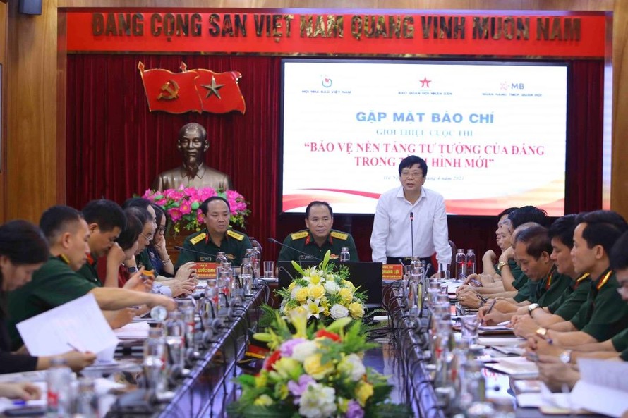 Cuộc thi do Hội Nhà báo Việt Nam, Báo Quân đội nhân, Ngân hàng CPTM quân đội phối hợp tổ chức.