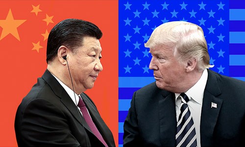 Tổng thống Mỹ Donald Trump (phải) và Chủ tịch Trung Quốc Tập Cận Bình