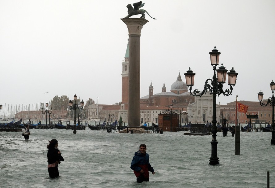 Thành phố Venice ngập nước do thủy triều dâng cao
