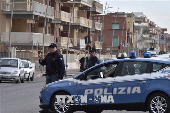 Cảnh sát Italy trong chiến dịch bắt giữ những đối tượng liên quan tới các bang đảng mafia tại Ostia.