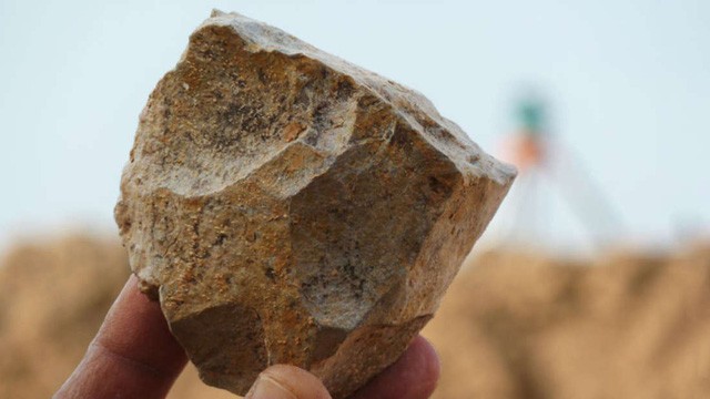 Mẫu công cụ bằng đá mới được các nhà khảo cổ phát hiện tại Algeria.