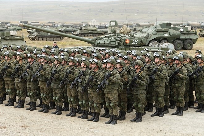 Binh lính Nga thường xuyên được huấn luyện trong các cuộc tập trận.