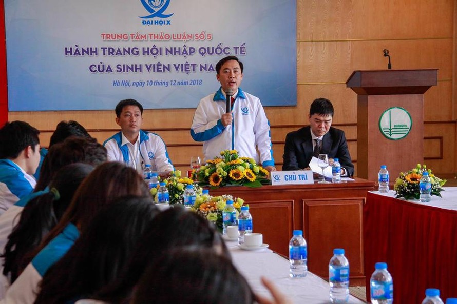 Thảo luận “Hành trang hội nhập quốc tế của sinh viên Việt Nam”. Ảnh: Duy Phạm
