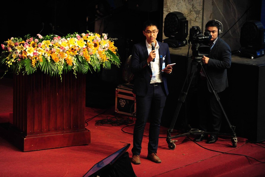 Sinh viên Vũ Đình Hoàng phát biểu tại Đại hội. Ảnh: Duy Phạm