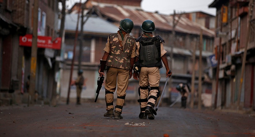 Cảnh sát Ấn Độ đang tuần tra. Ảnh: Reuter