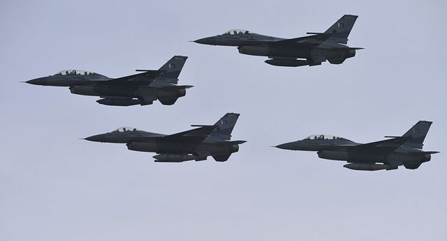 Máy bay chiến đấu F-16 của Pakistan (Ảnh: AFP)
