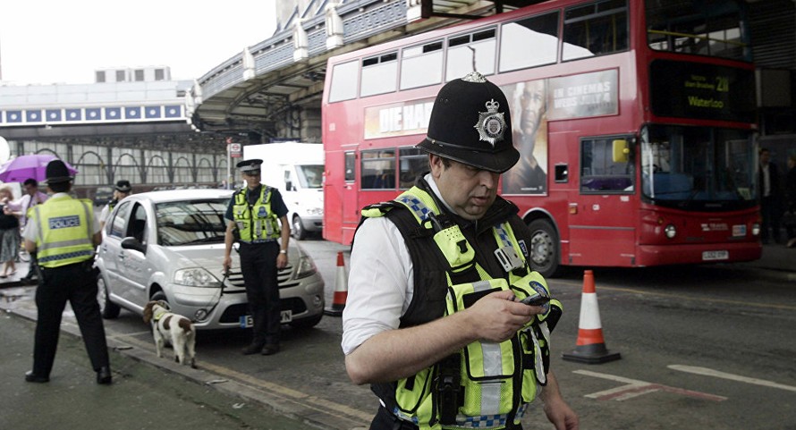 Các cuộc biểu tình diễn ra tại nhiều nơi trên khắp London dẫn đến sự can thiệp của cảnh sát. Ảnh: AP