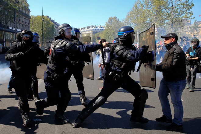 Hơn 80.000 cảnh sát Pháp được huy động để bảo vệ đường phố 