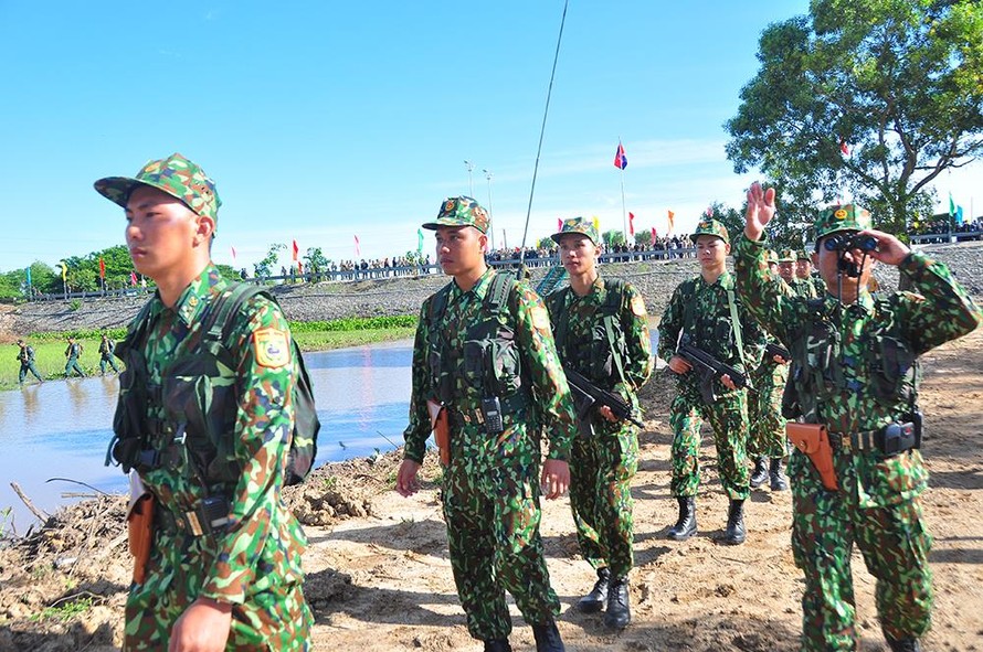 Bộ đội Việt Nam - Campuchia tuần tra biên giới chung