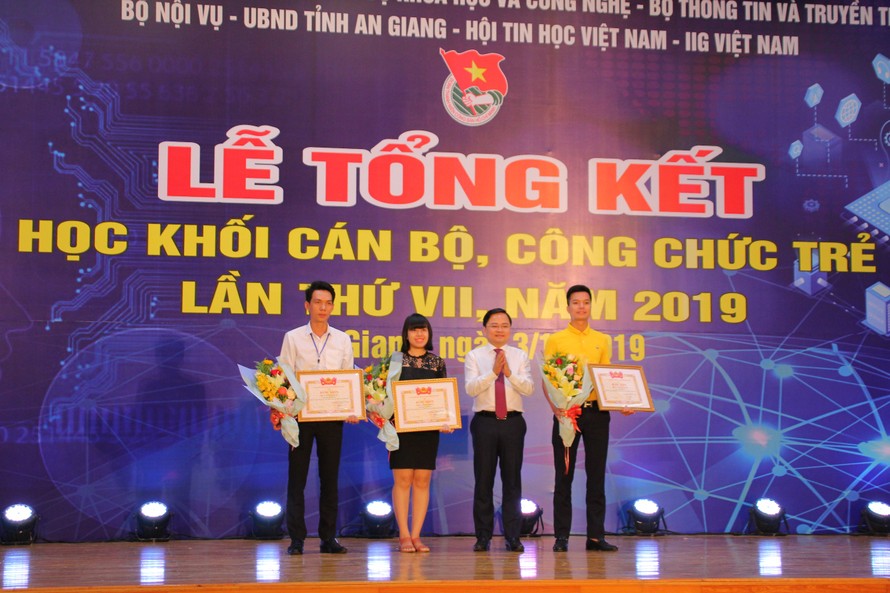 Kiên Giang đoạt giải Nhất thi Tin học cán bộ trẻ toàn quốc
