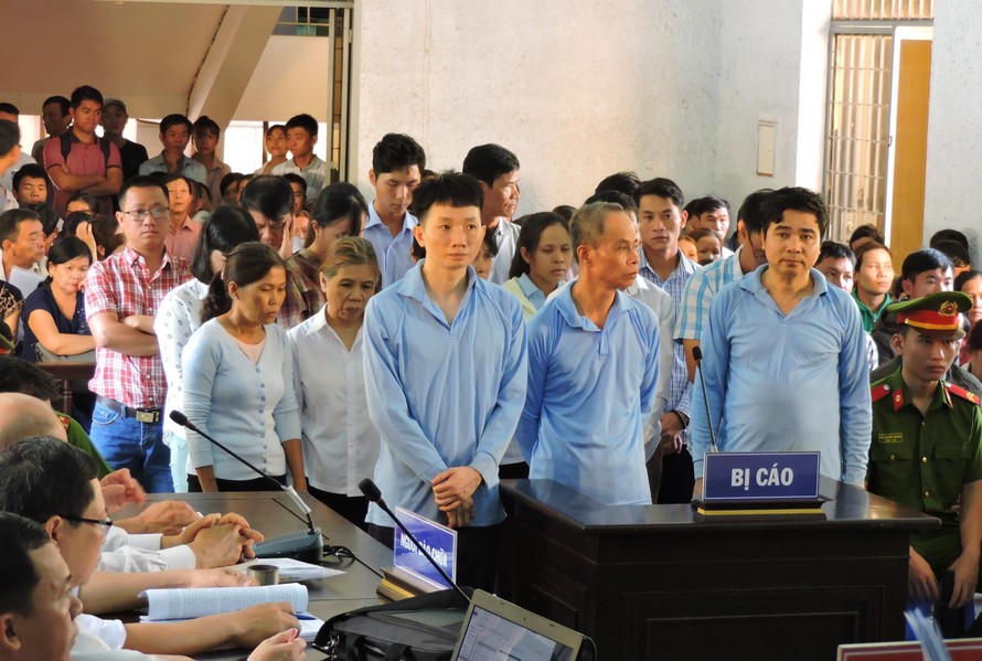Các bị cáo trước tòa ( từ trái qua: Chu Ngọc Hải, Ngô Quốc Vinh, Tô Đắc Hải)