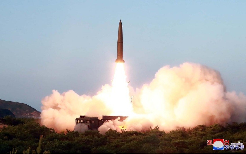 Hình ảnh Triều Tiên bắn thử tên lửa đạn đạo tầm ngắn hôm 25/7ảnh: KCNA