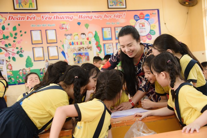 Cô Nguyễn Thị Bích Diệp trong một giờ dạy học trên lớp