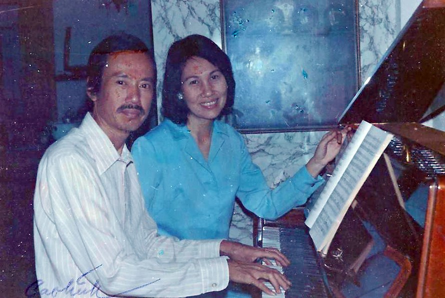 Thái Thanh và anh ruột Phạm Đình Chương - người đóng vai trò quan trọng trong sự nghiệp của bà lúc khởi đầuẢnh: Tư liệu