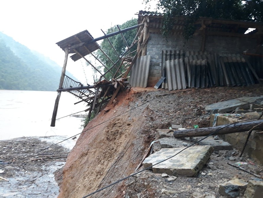 Mưa lớn gây sạt lở tại huyện miền núi Thanh Hóa